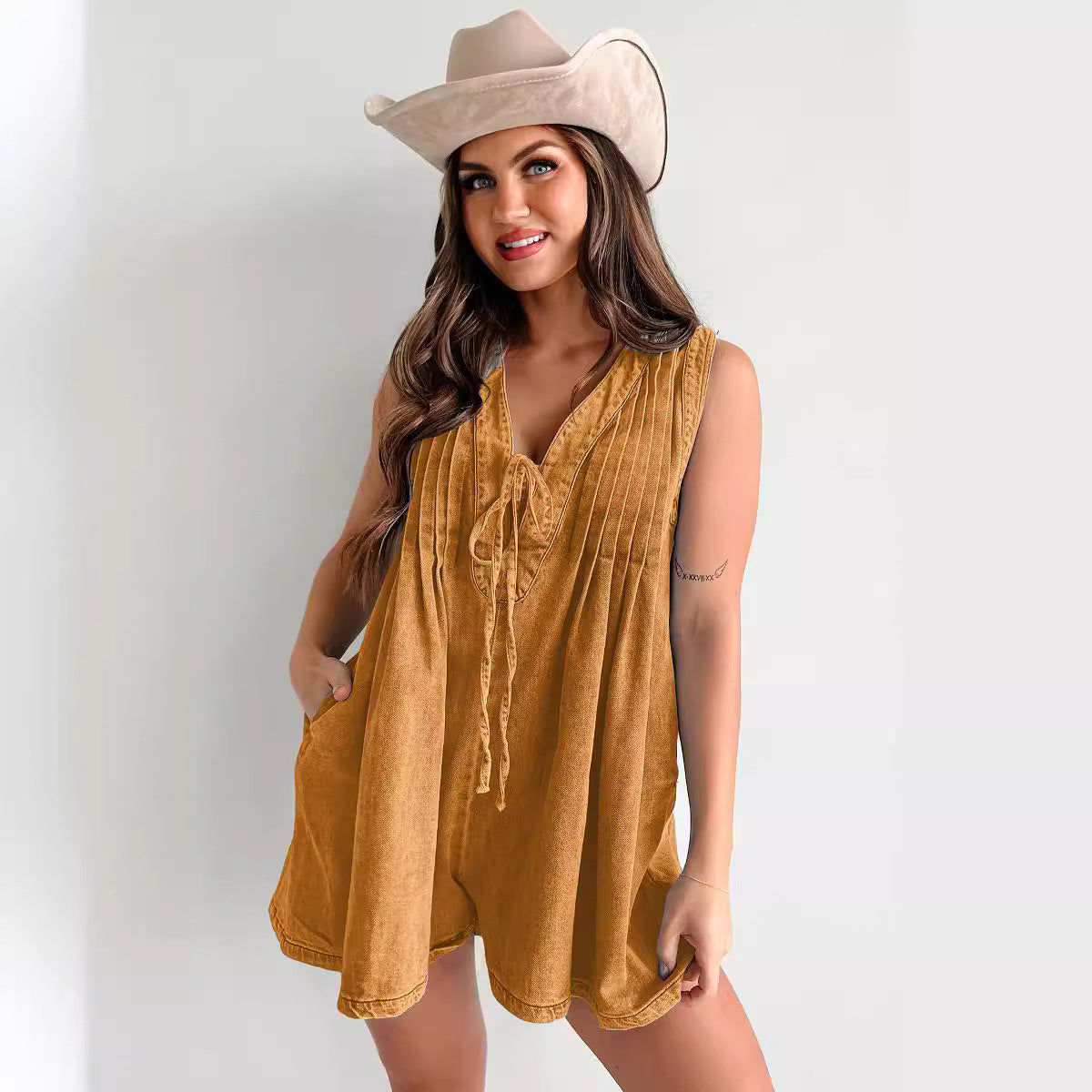 Laviney Sleeveless Jumpsuit with Tie Collar